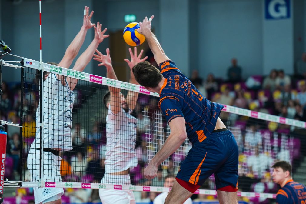 Pomarańczowi przegrali w Warszawie