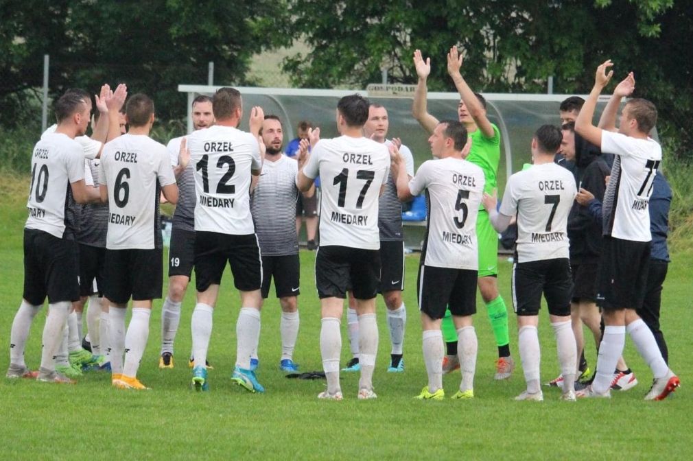 Orzeł Miedary zapewnił sobie awans do IV ligi - wyniki spotkań klasy okręgowej z 6 i 7 maja