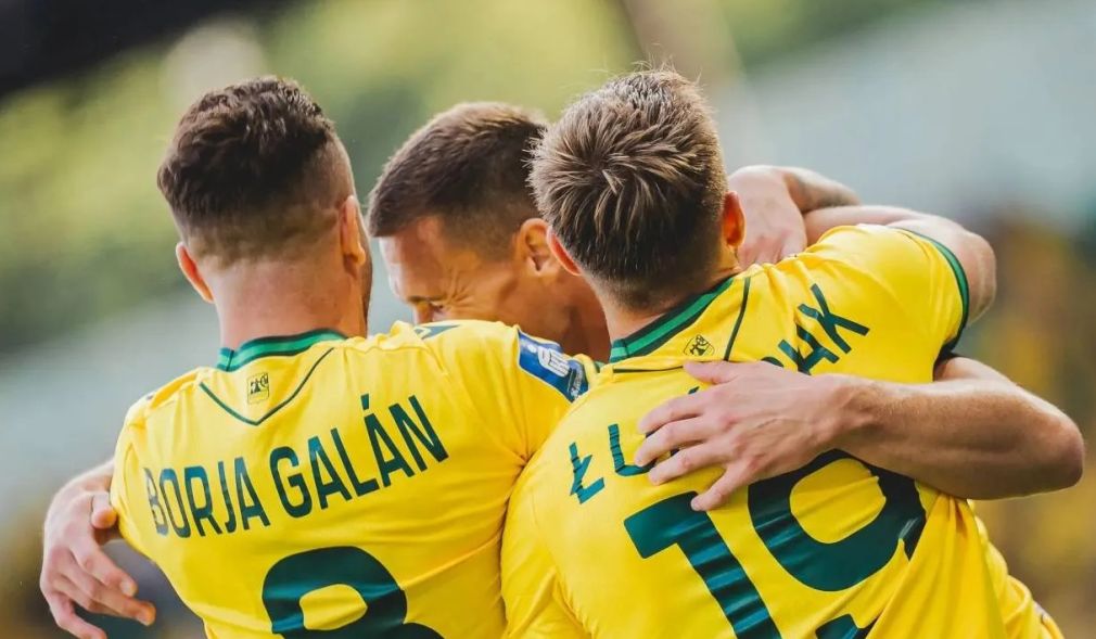 Górnik wygrał w Szczecinie. GieKSa rozbiła Arkę. Pierwszy punkt Piasta - wyniki 5. kolejki PKO BP Ekstraklasy