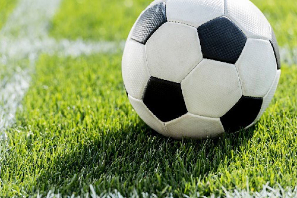 Piłka do piłki nożnej - gdzie szukać, na co zwrócić uwagę przy zakupie?