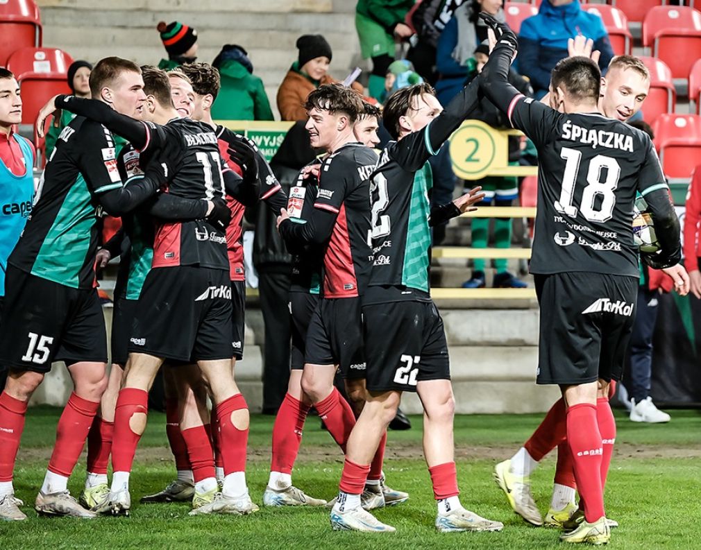 Udany koniec jesieni dla GKS-u Tychy. Ruch wygrał w Pruszkowie - wyniki 19. kolejki Betclic 1. ligi