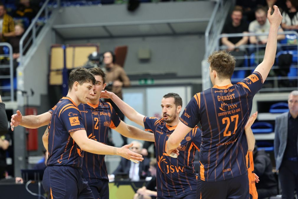 Pomarańczowi wreszcie w komplecie