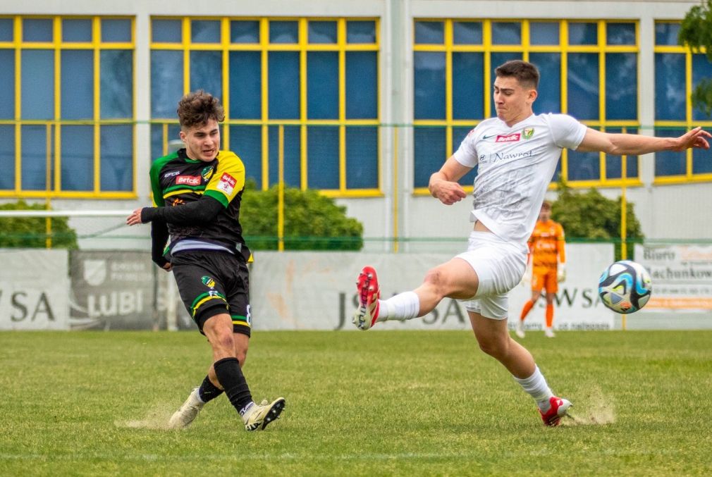 Pożegnanie Unii. Pniówek zebrał szóstkę - wyniki 30. kolejki Betclic 3. ligi